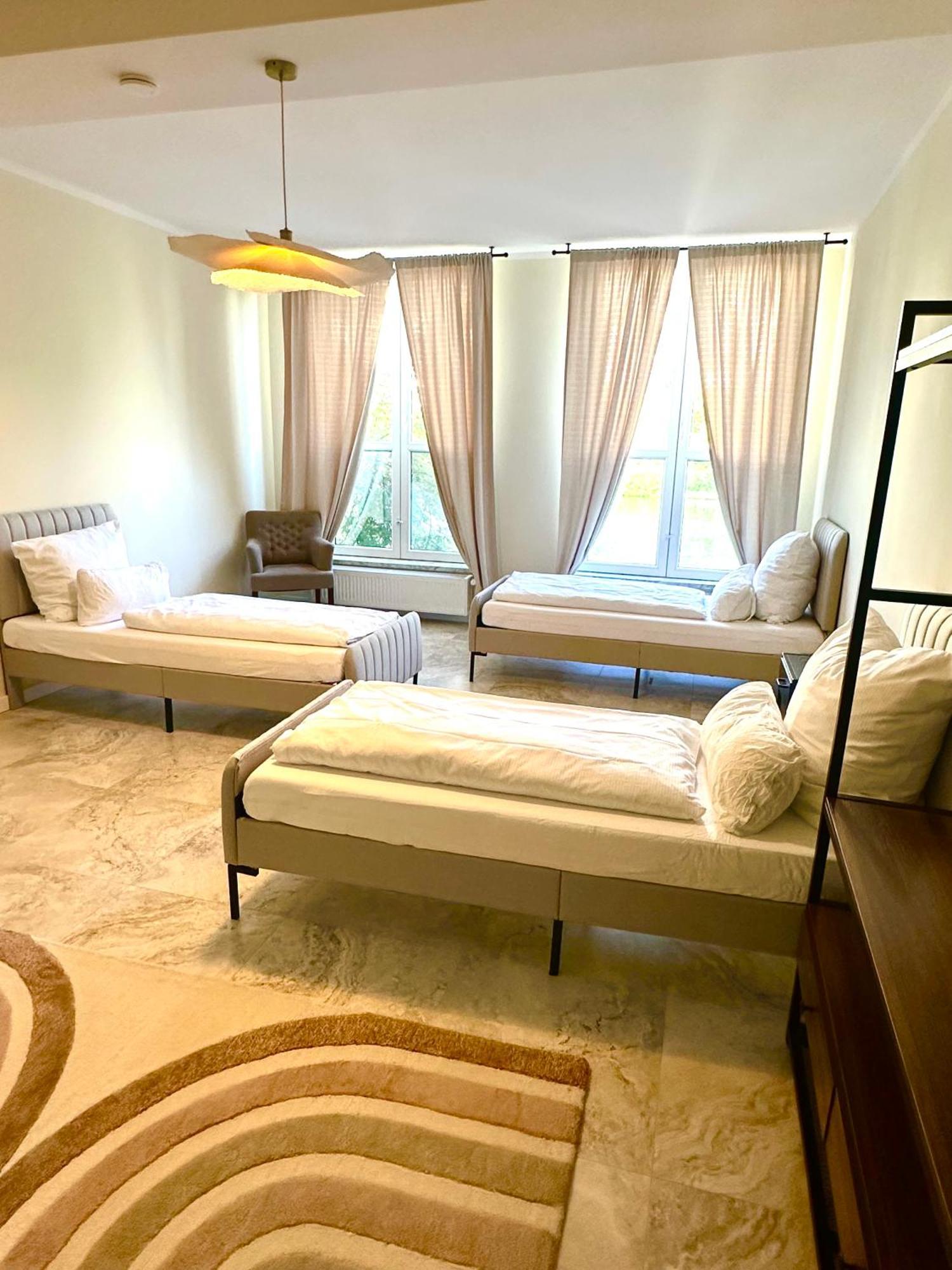 המבורג Sanierte 5 Zimmer Luxus Standard Apartment Auf 350Qm מראה חיצוני תמונה